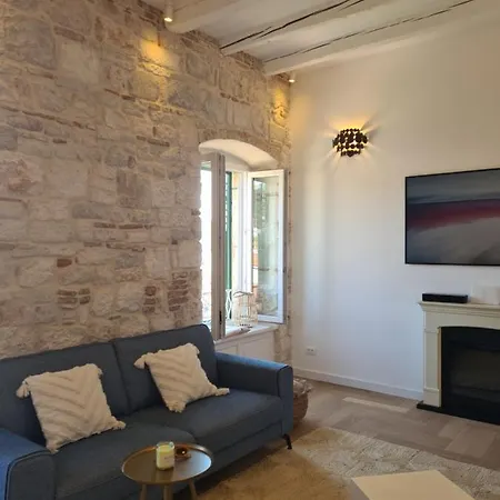 Tomazina Apartamento *